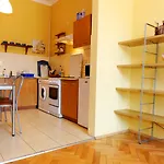P&j Florianska Appartement