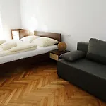 P&j Florianska Appartement *