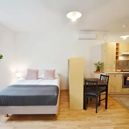 P&j Florianska Apartment Krakow