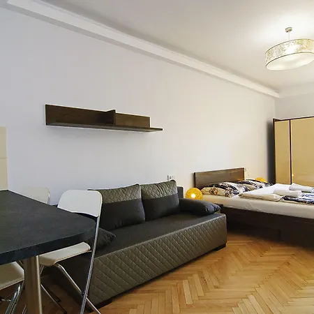 P&j Florianska Апартаменты