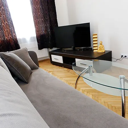 P&j Florianska Διαμέρισμα Krasków