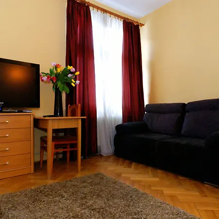 P&j Florianska Appartement