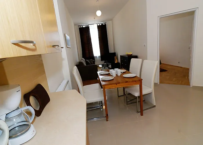 P&j Florianska Apartmán *