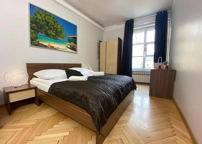 P&j Florianska Апартаменты *