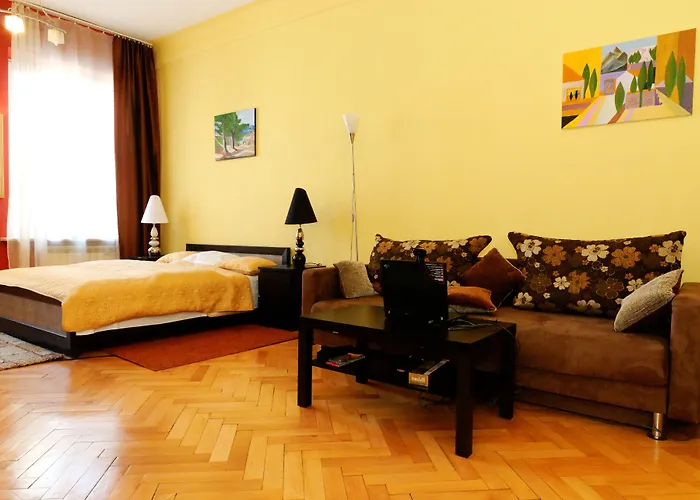 P&j Florianska Appartamento *