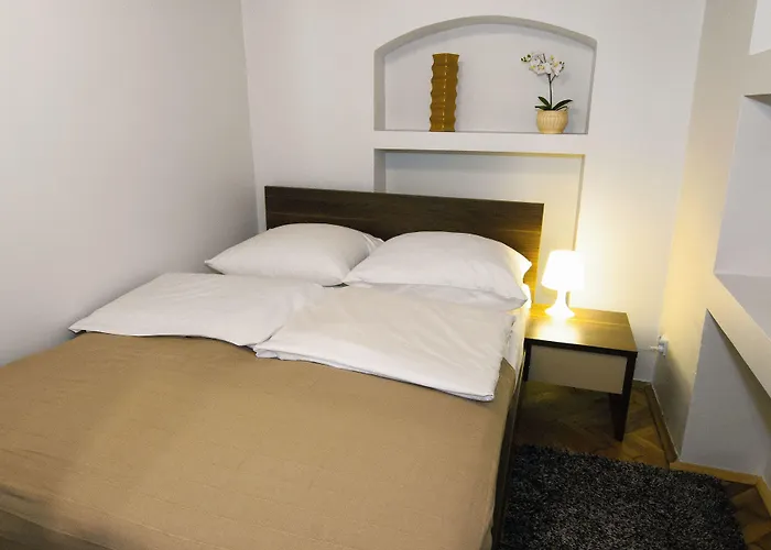 P&j Florianska Appartamento *