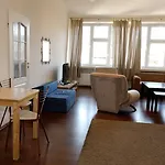 P&j Florianska Apartmán