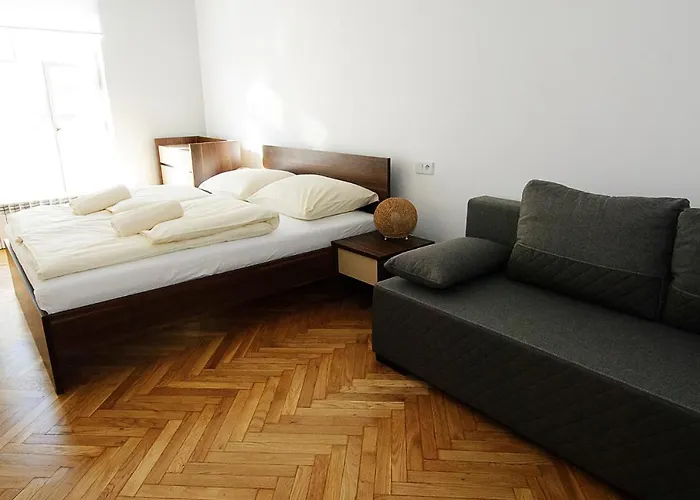 P&j Florianska Appartement *